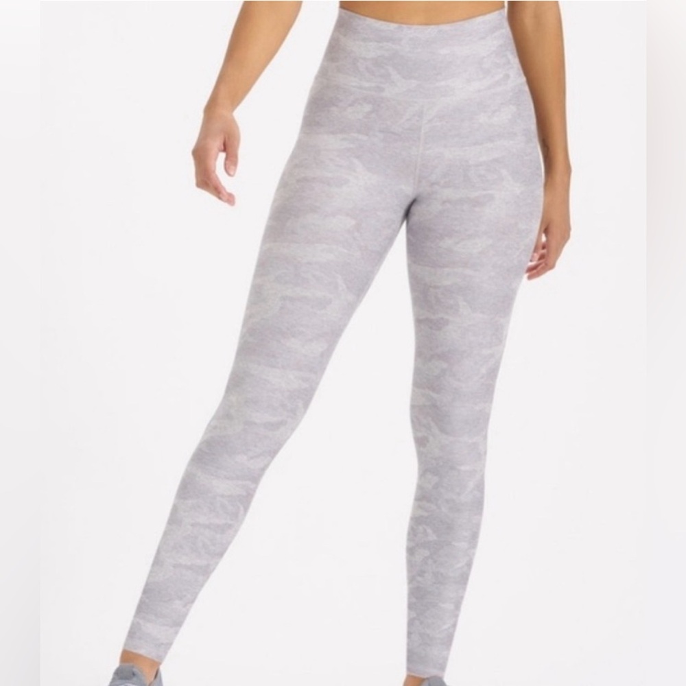 vuori grey camo leggings